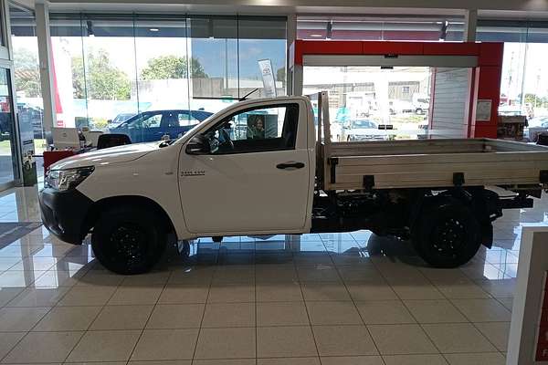 2017 Toyota Hilux Workmate TGN121R Rear Wheel Drive