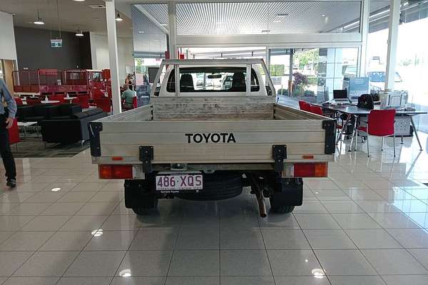 2017 Toyota Hilux Workmate TGN121R Rear Wheel Drive