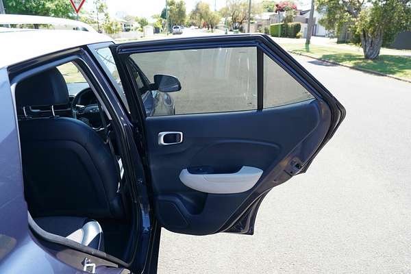 2022 Hyundai Venue Elite (denim) Two-Tone Roof QX.V4