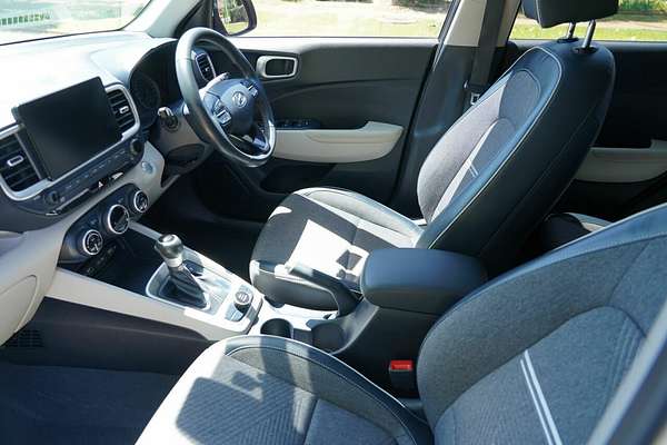 2022 Hyundai Venue Elite (denim) Two-Tone Roof QX.V4