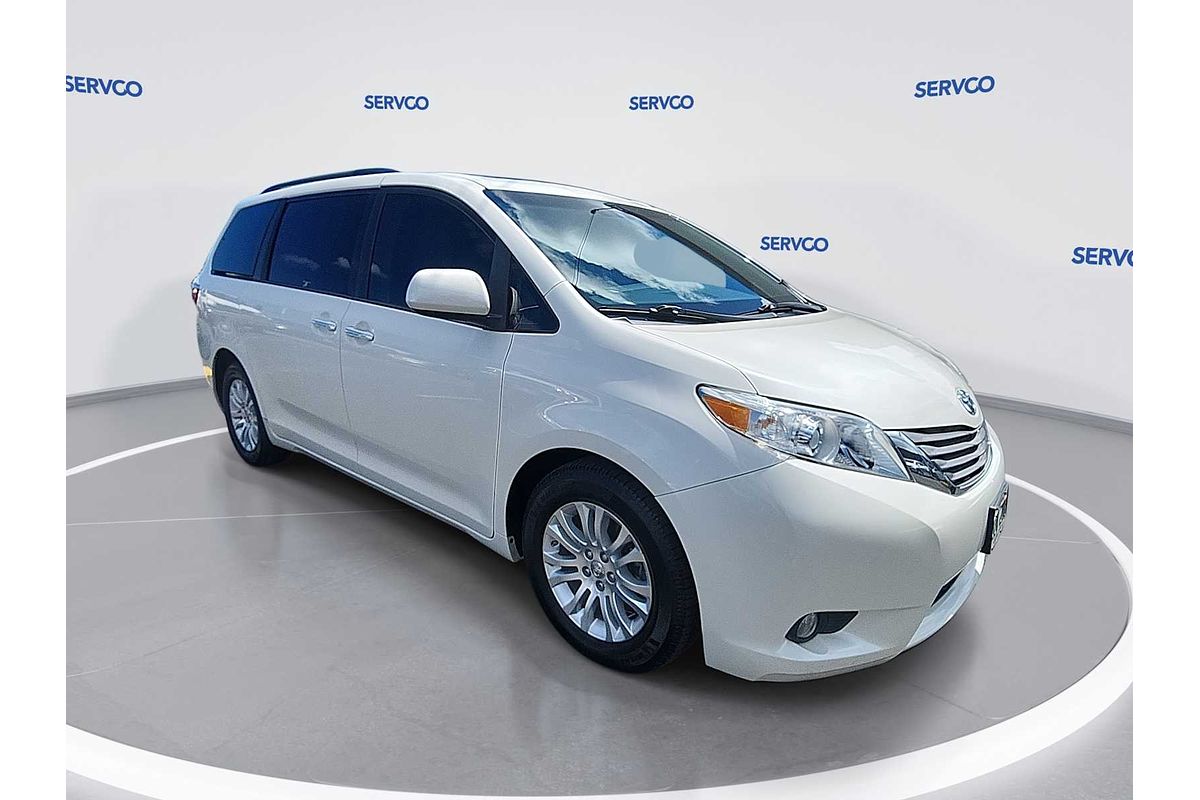 2017 Toyota SIENNA XLE
