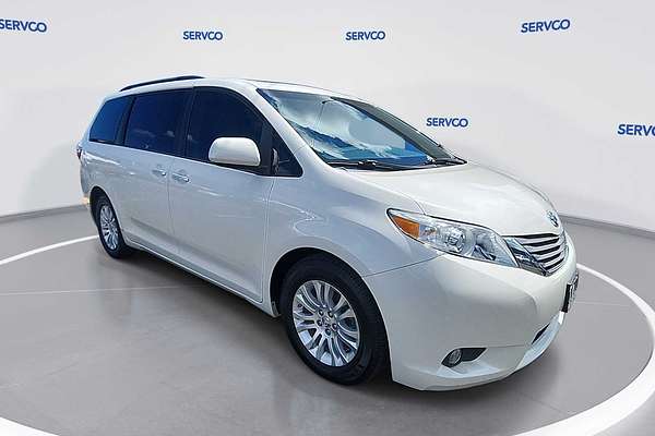2017 Toyota SIENNA XLE