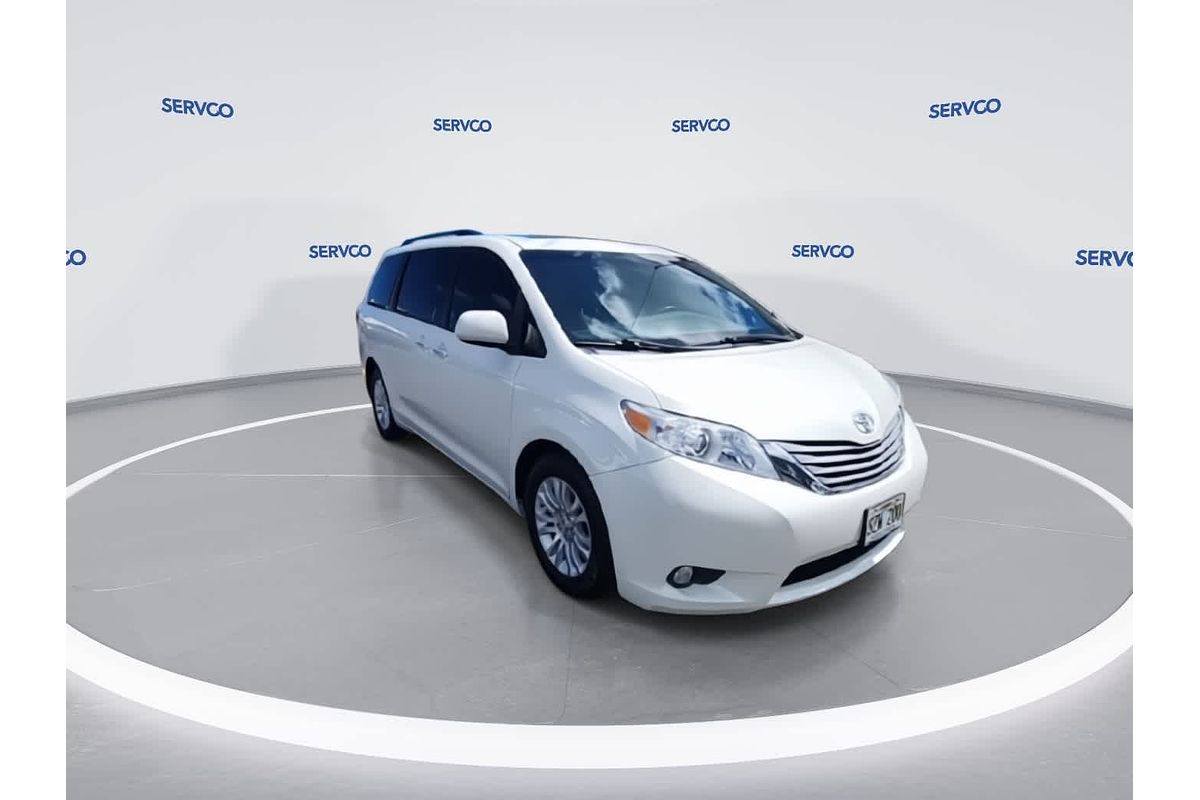 2017 Toyota SIENNA XLE