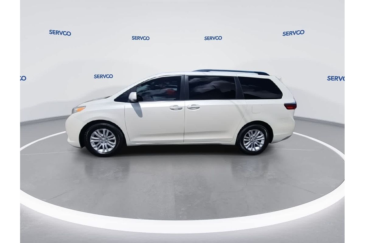 2017 Toyota SIENNA XLE