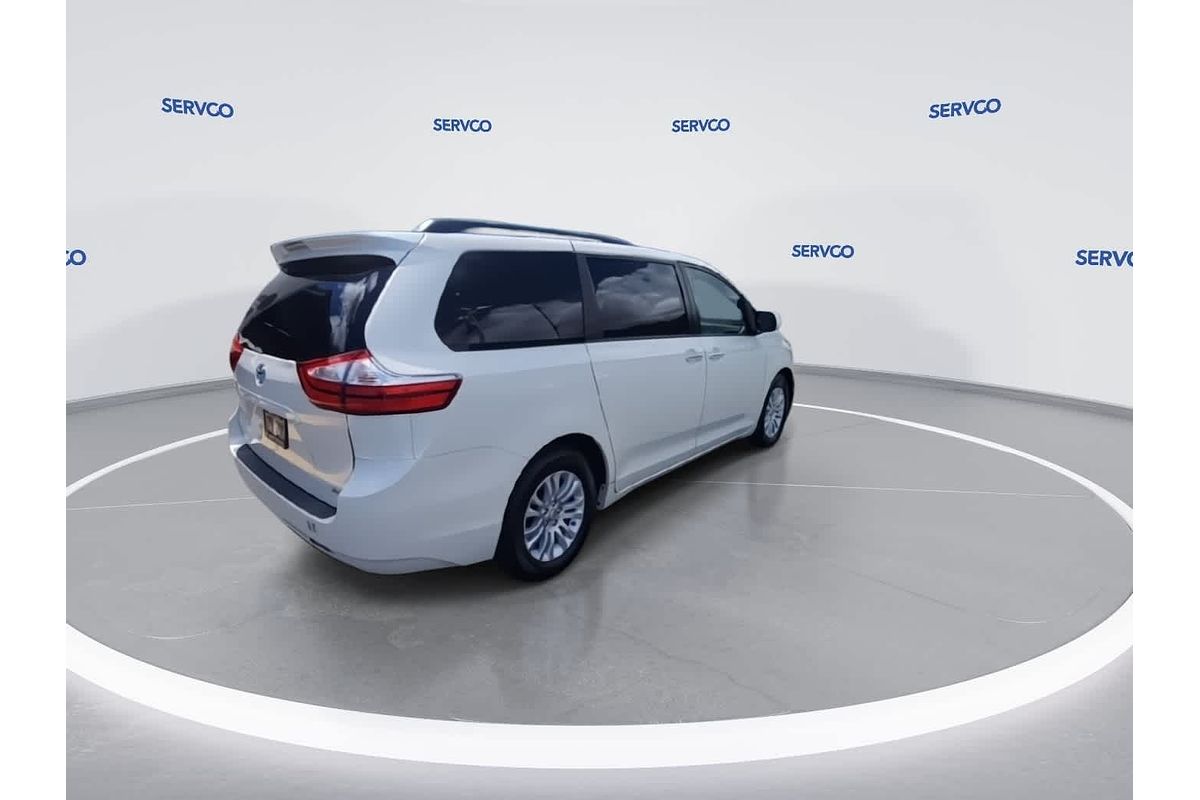 2017 Toyota SIENNA XLE