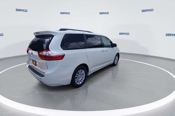 2017 Toyota SIENNA XLE