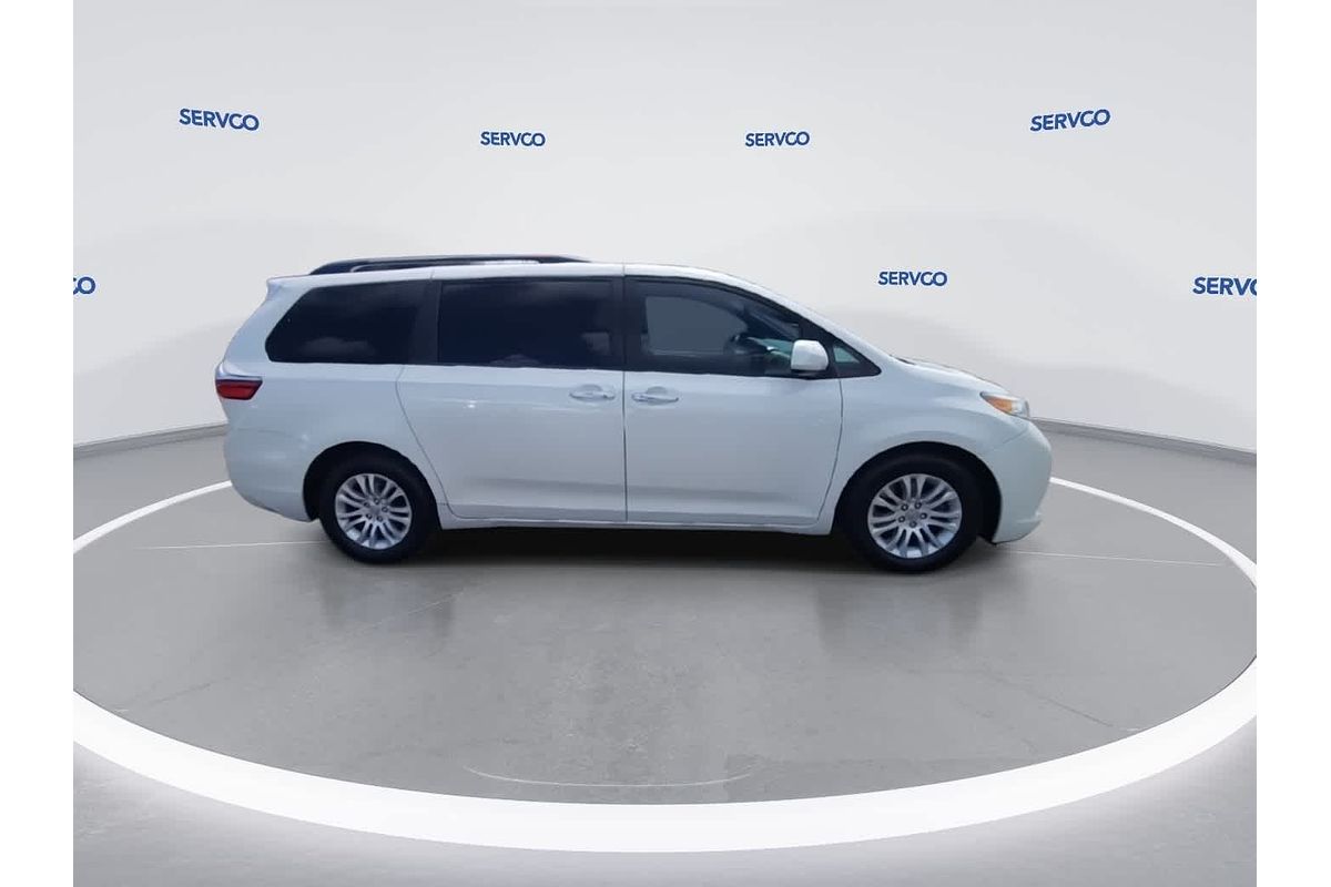 2017 Toyota SIENNA XLE