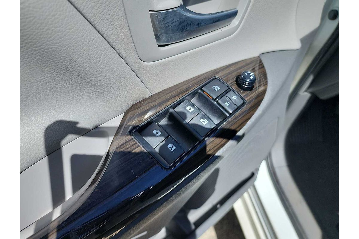 2017 Toyota SIENNA XLE