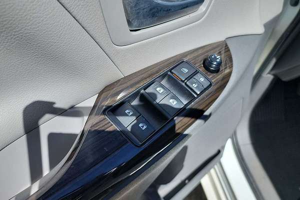 2017 Toyota SIENNA XLE