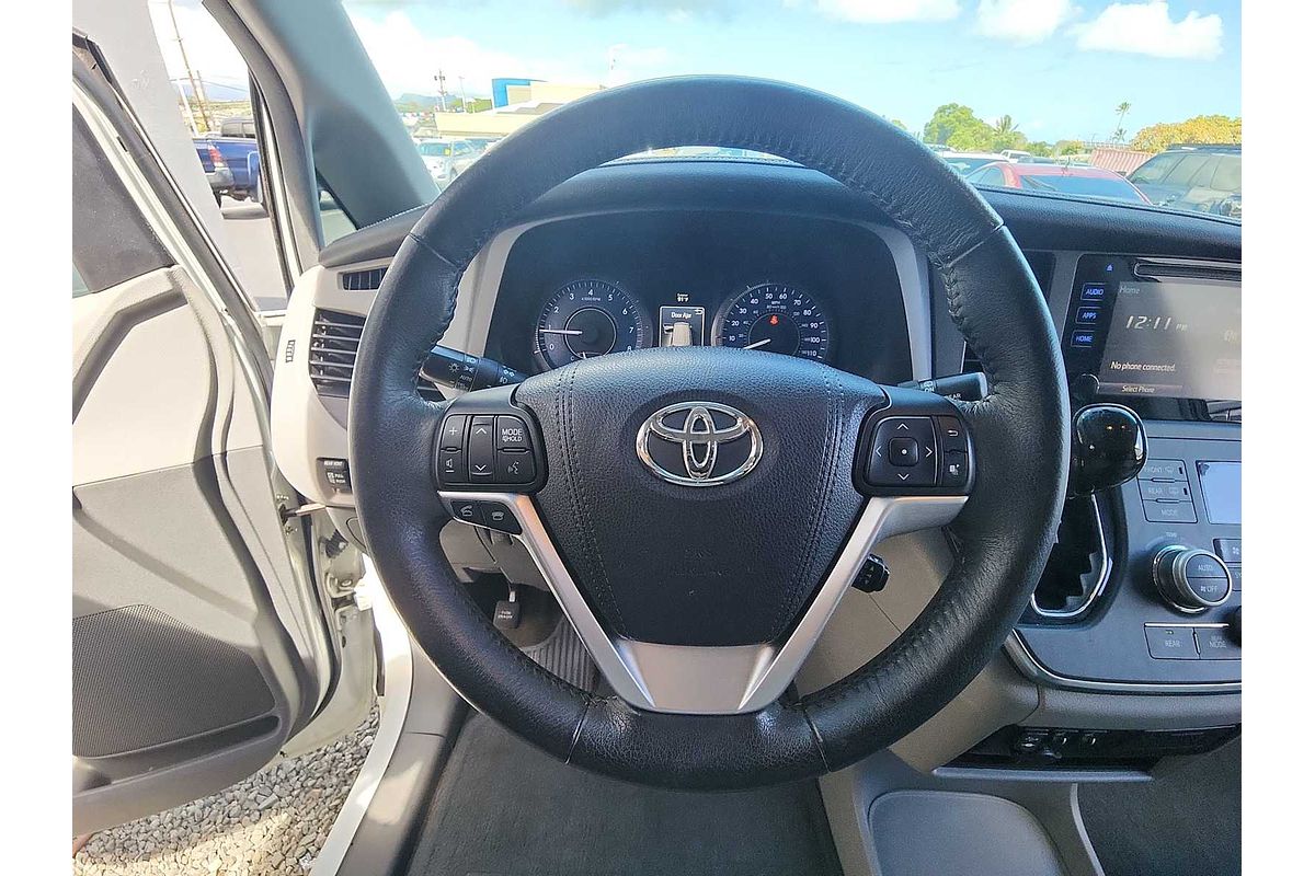 2017 Toyota SIENNA XLE