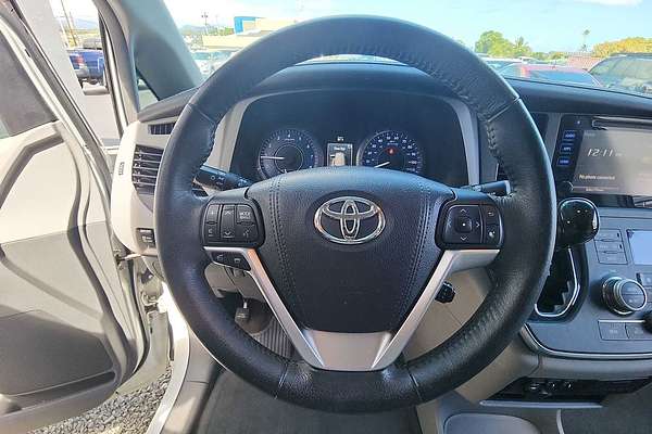 2017 Toyota SIENNA XLE