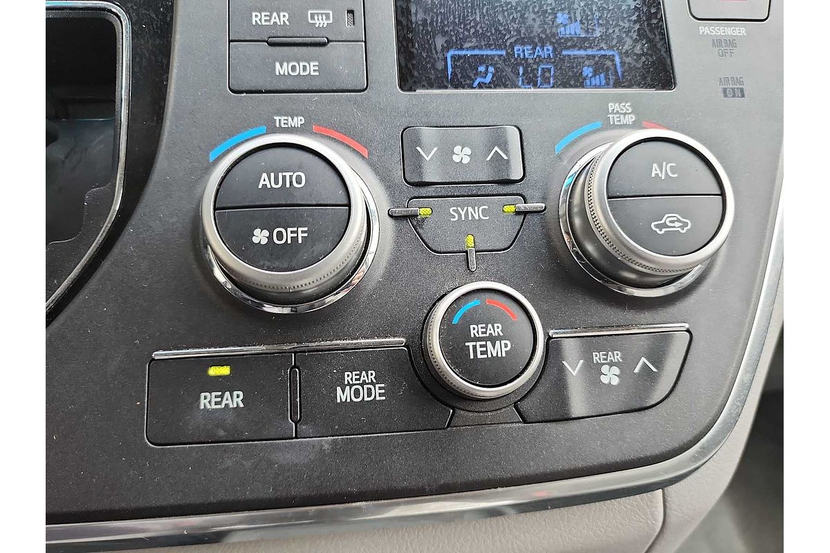 2017 Toyota SIENNA XLE
