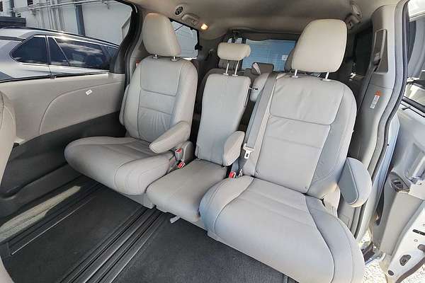 2017 Toyota SIENNA XLE