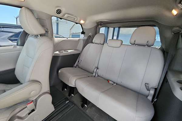2017 Toyota SIENNA XLE