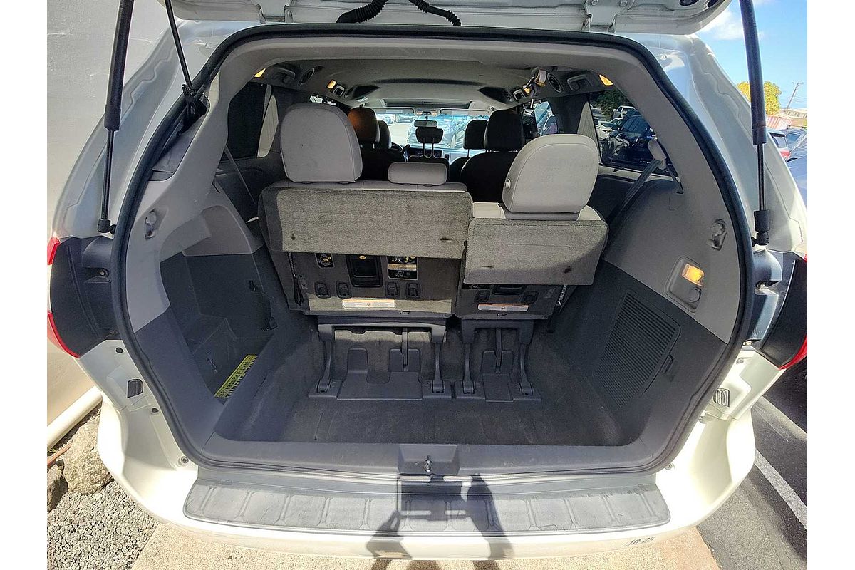 2017 Toyota SIENNA XLE