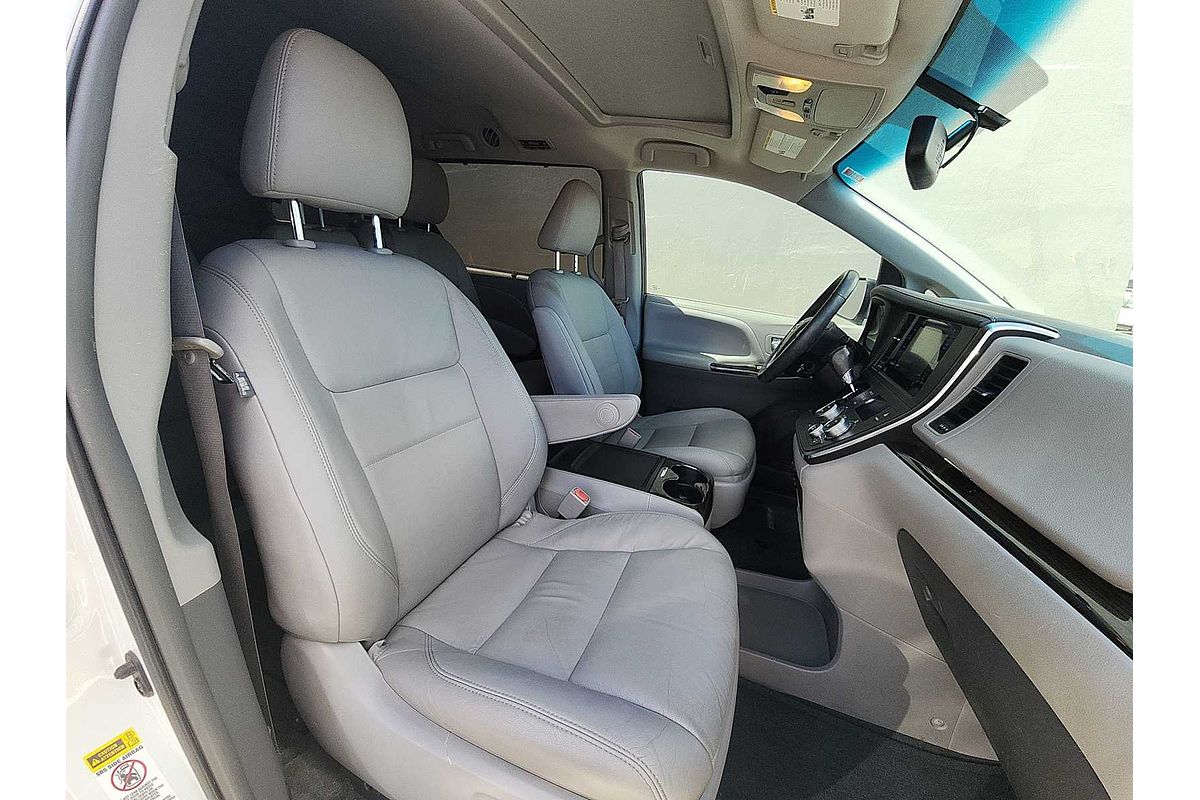 2017 Toyota SIENNA XLE