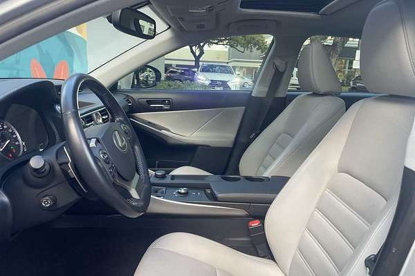 2016 Lexus IS