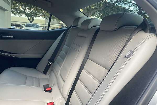 2016 Lexus IS