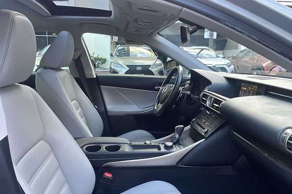 2016 Lexus IS
