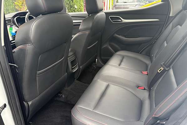 2021 MG ZS Essence AZS1