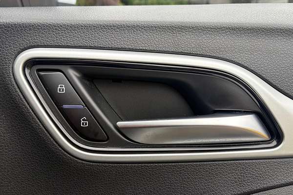 2021 MG ZS Essence AZS1