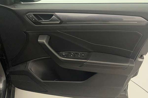 2022 Volkswagen T-Roc 110TSI Style D11