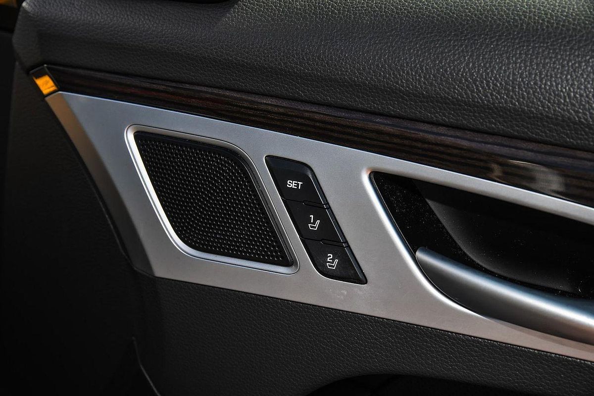 2015 Hyundai Genesis Sensory Pack DH