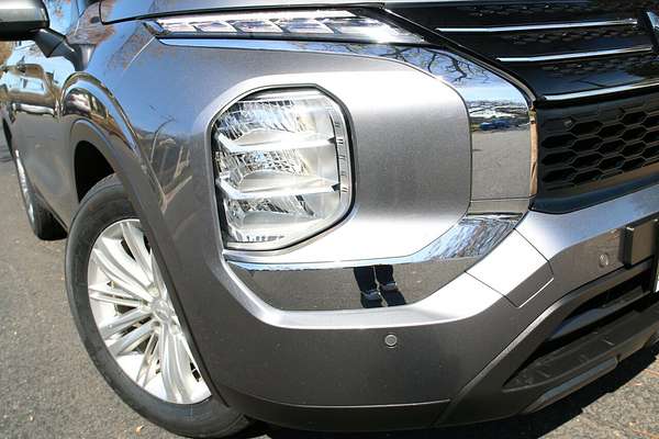 2022 Mitsubishi Outlander ES ZM