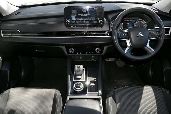 2022 Mitsubishi Outlander ES ZM