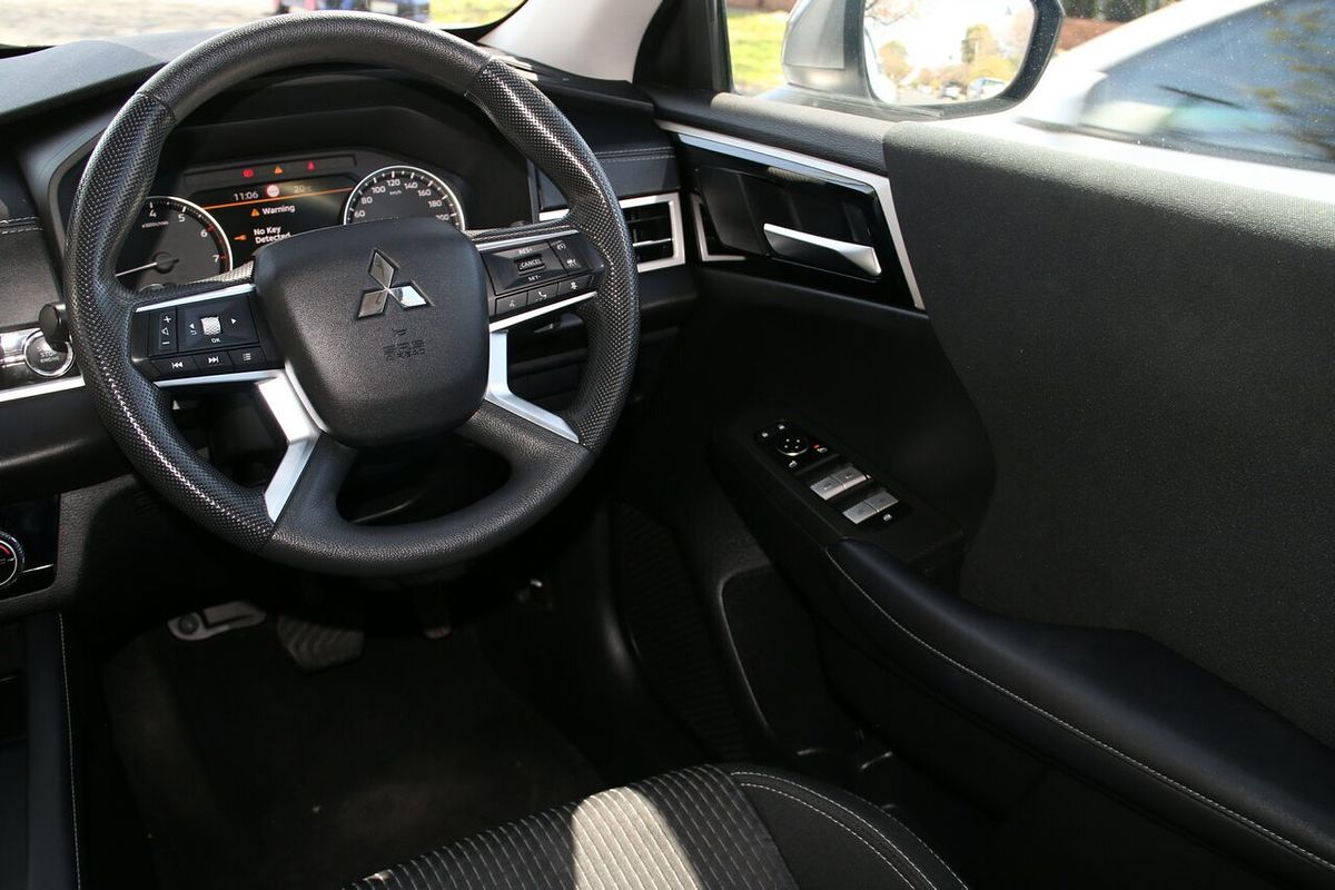 2022 Mitsubishi Outlander ES ZM