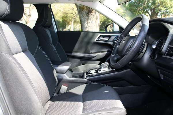 2022 Mitsubishi Outlander ES ZM