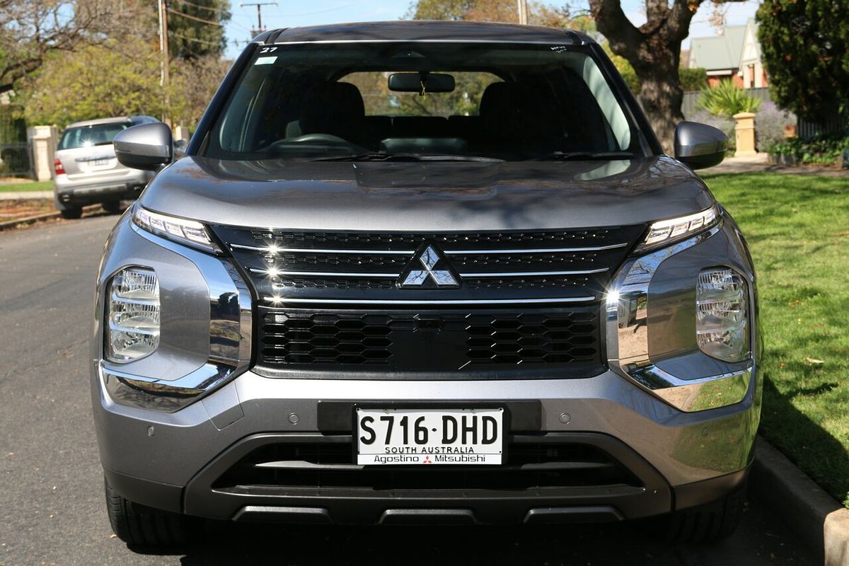 2022 Mitsubishi Outlander ES ZM