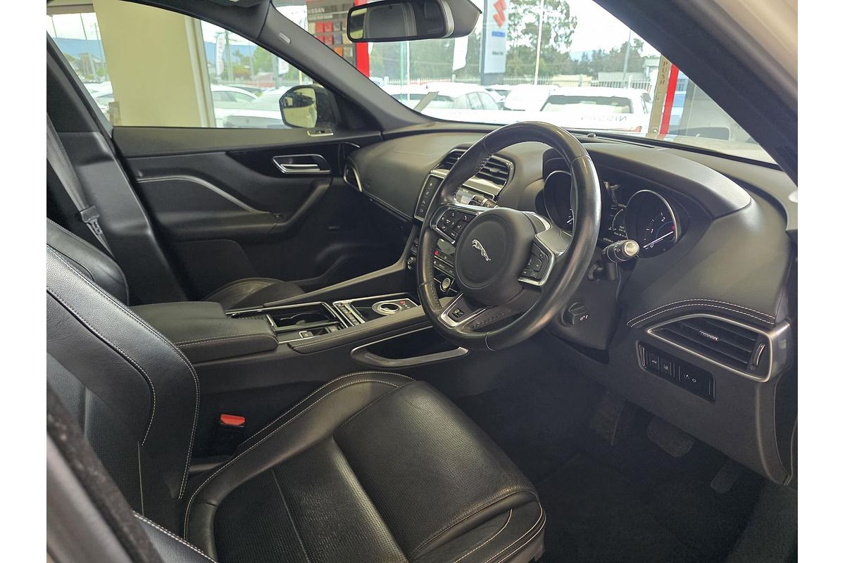 2016 Jaguar F-PACE 20d R-Sport X761