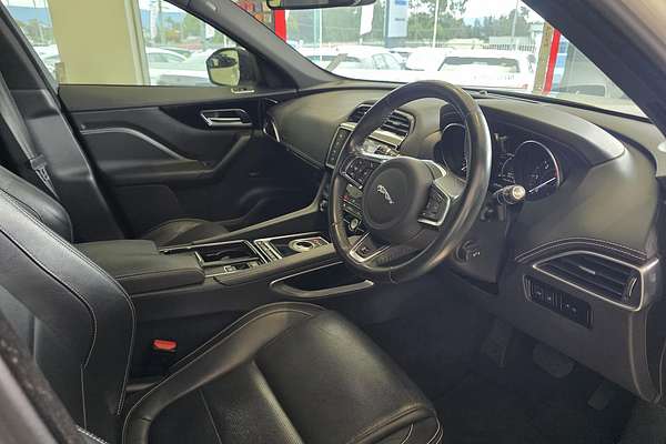 2016 Jaguar F-PACE 20d R-Sport X761