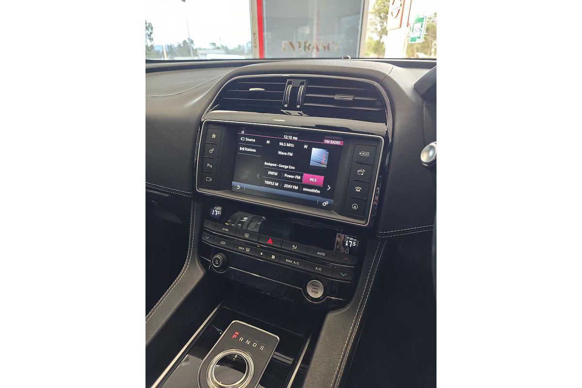 2016 Jaguar F-PACE 20d R-Sport X761