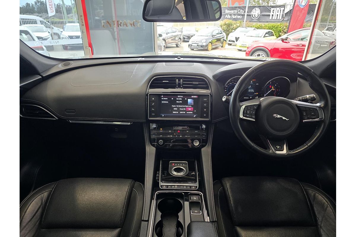 2016 Jaguar F-PACE 20d R-Sport X761