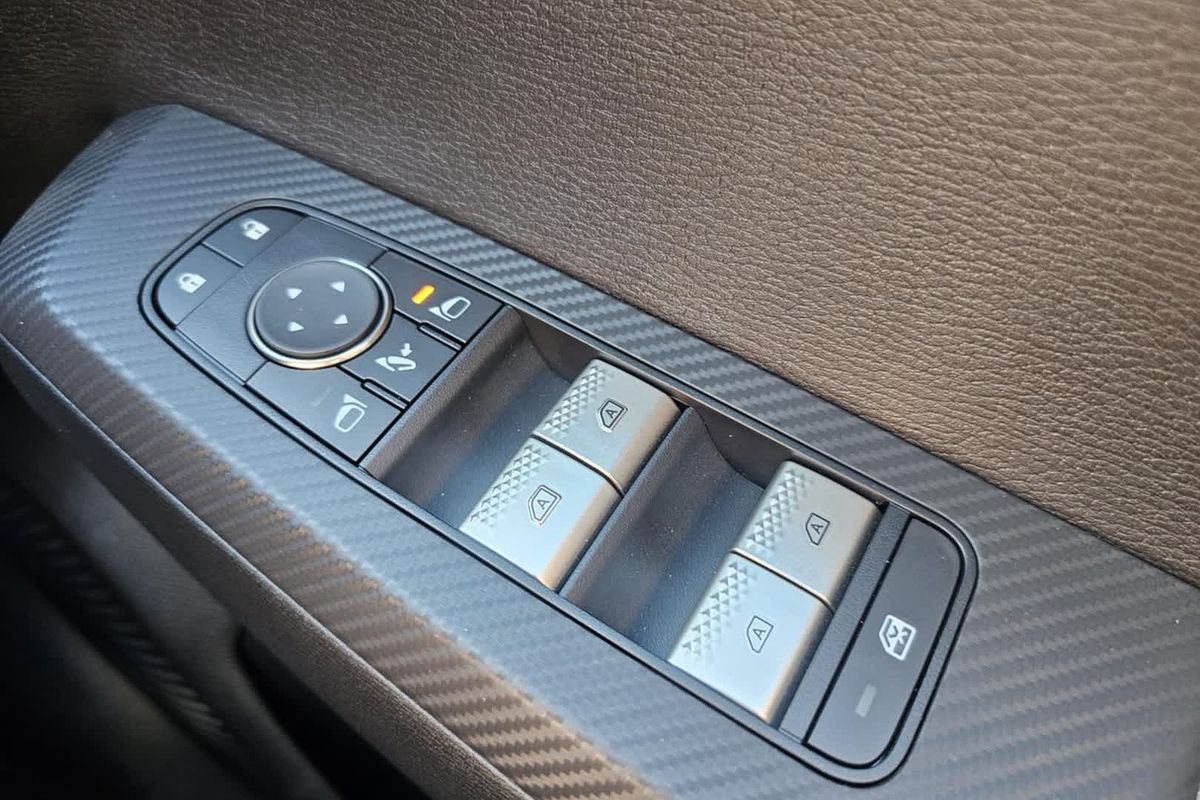 2024 Mitsubishi Outlander PHEV Exceed ZM