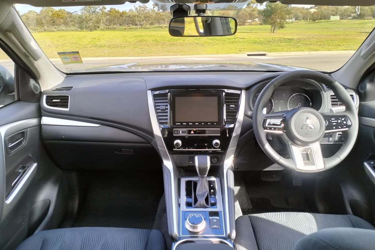 2025 Mitsubishi Pajero Sport GLX QG