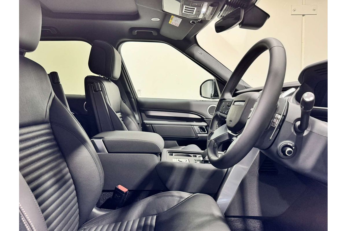 2025 Land Rover Discovery D350 Dynamic SE Series 5