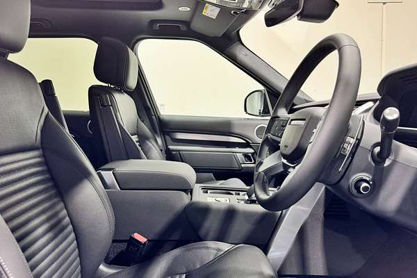 2025 Land Rover Discovery D350 Dynamic SE Series 5