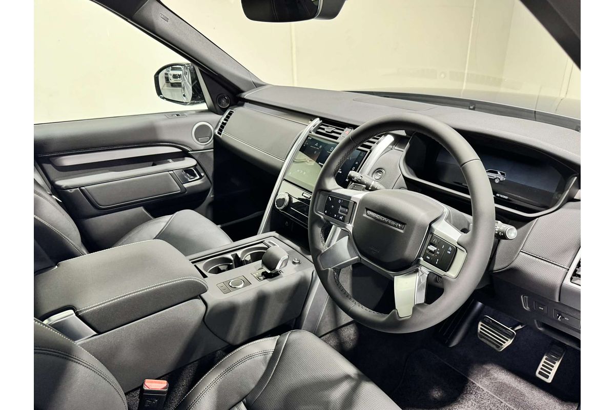 2025 Land Rover Discovery D350 Dynamic SE Series 5