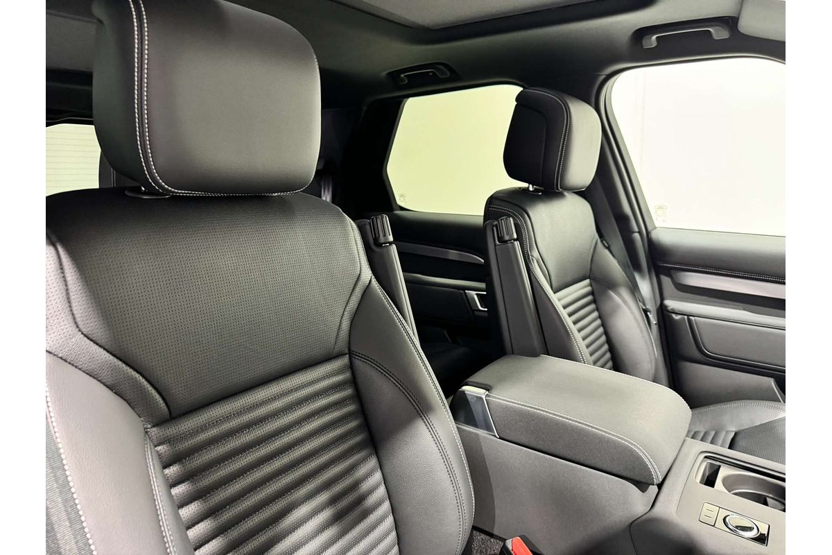 2025 Land Rover Discovery D350 Dynamic SE Series 5