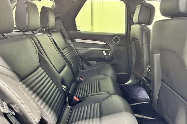 2025 Land Rover Discovery D350 Dynamic SE Series 5