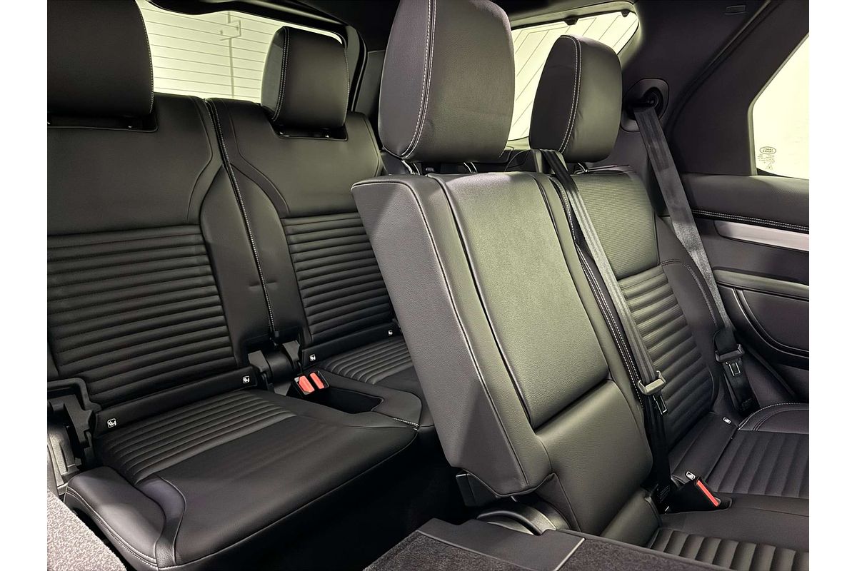 2025 Land Rover Discovery D350 Dynamic SE Series 5