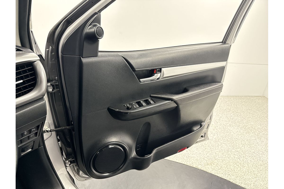 2020 Toyota Hilux SR5 GUN126R 4X4