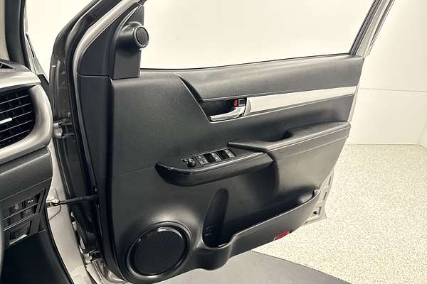 2020 Toyota Hilux SR5 GUN126R 4X4