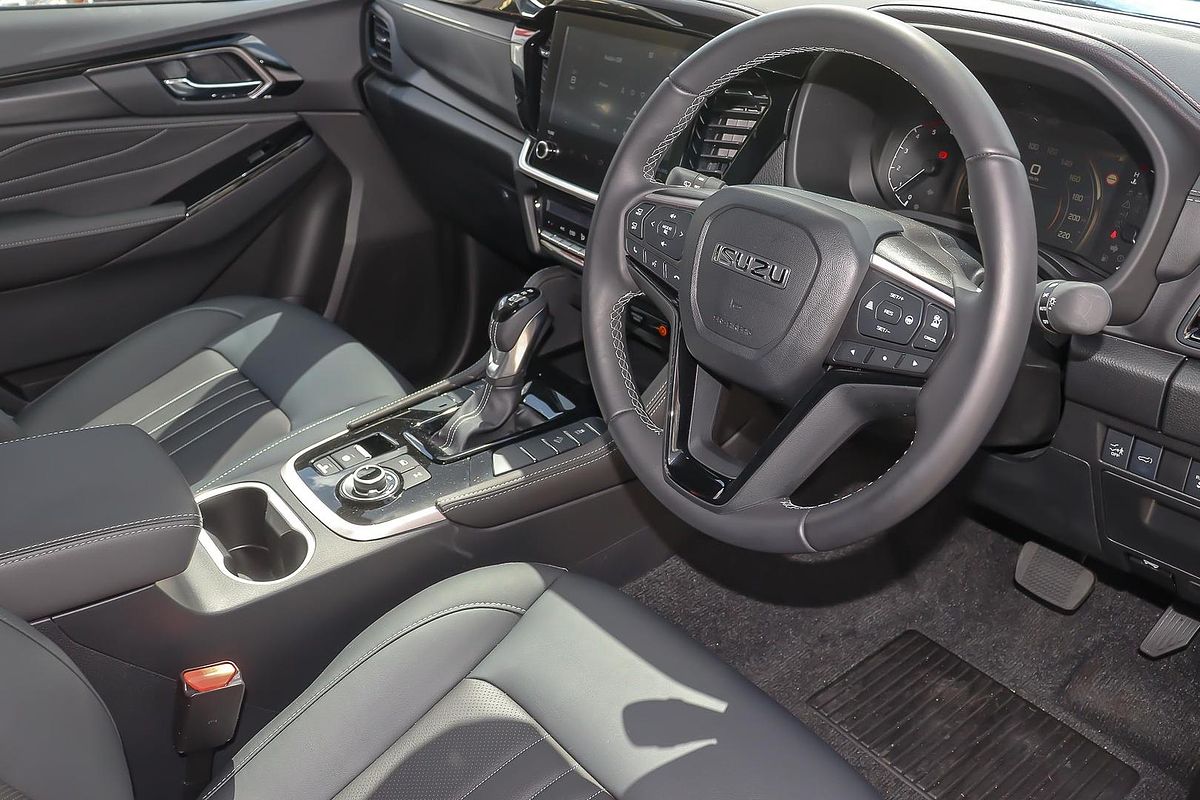 2025 Isuzu MU-X LS-T