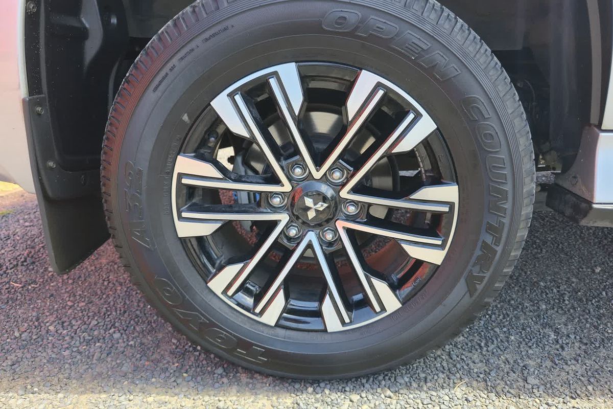 2022 Mitsubishi Pajero Sport Exceed QF