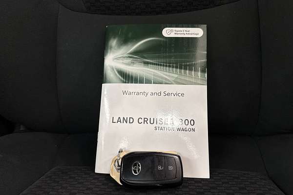 2023 Toyota Landcruiser GXL FJA300R