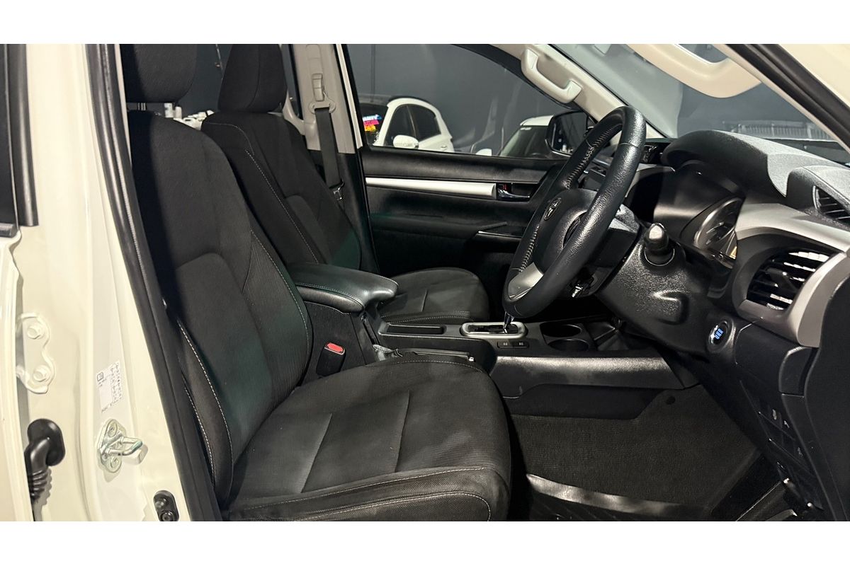 2020 Toyota Hilux SR5 GUN126R 4X4